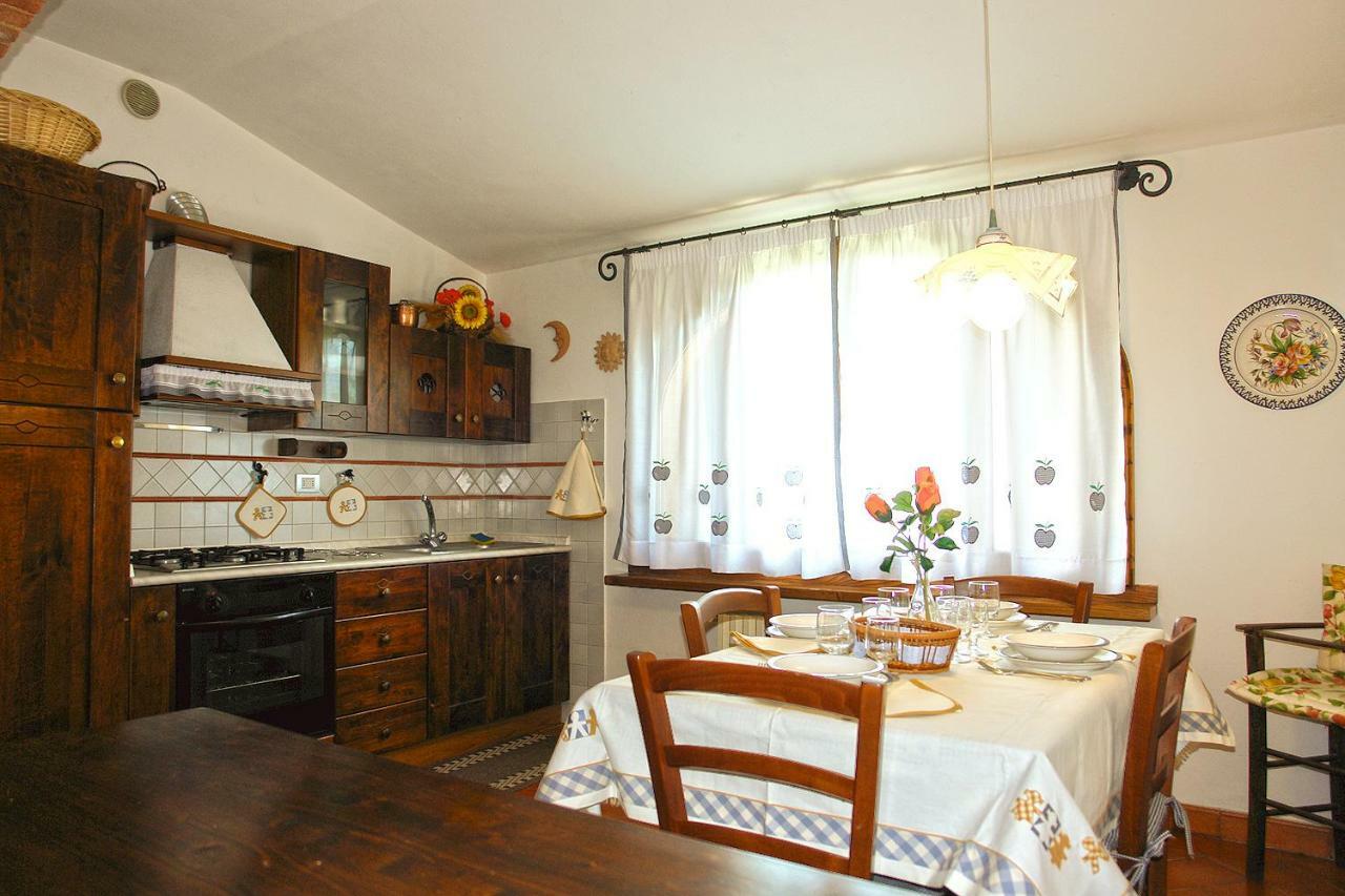 Pie Di Costa Apartment Montaione Luaran gambar