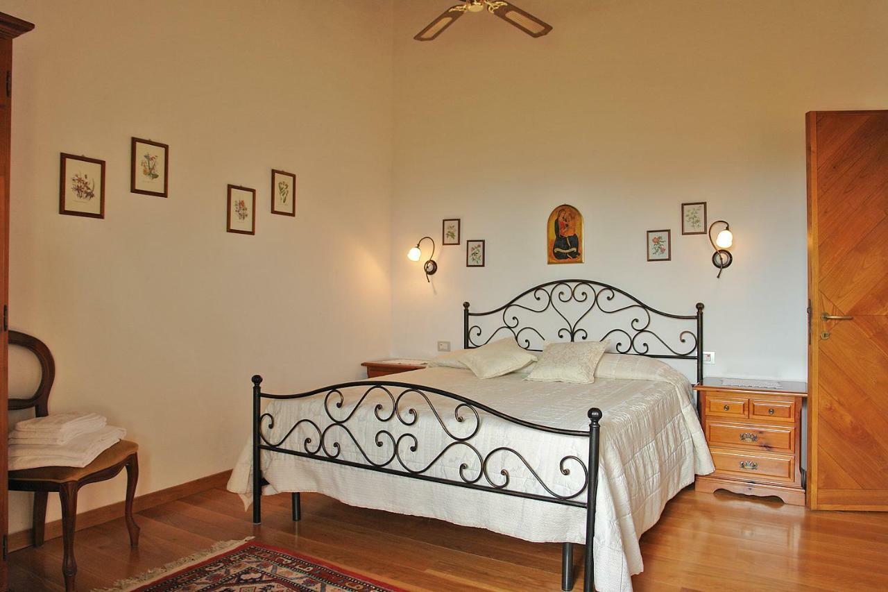 Pie Di Costa Apartment Montaione Luaran gambar