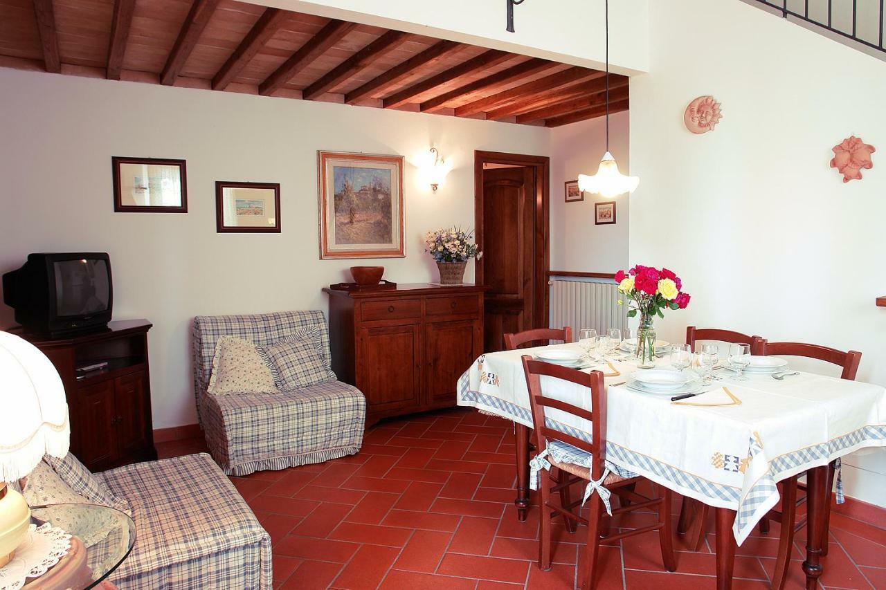 Pie Di Costa Apartment Montaione Luaran gambar