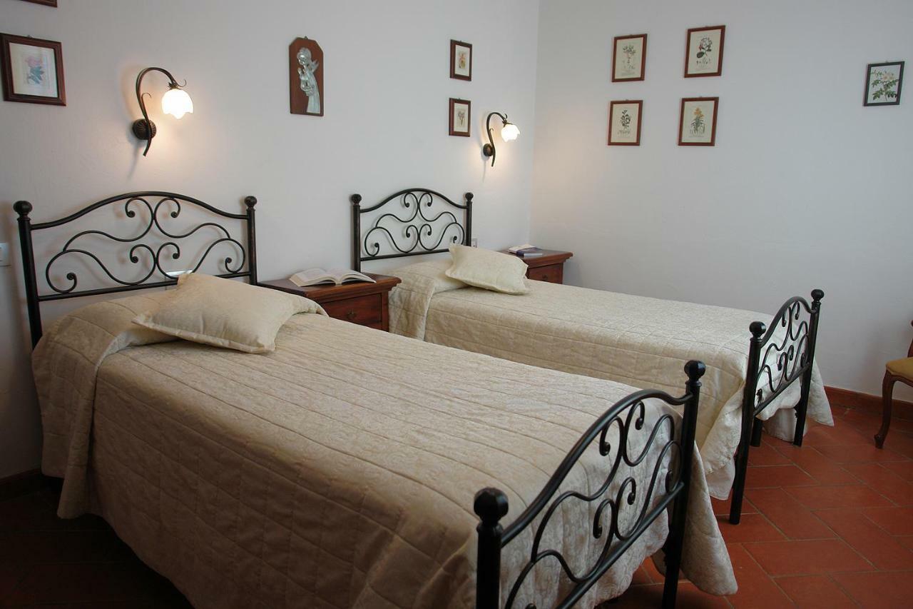 Pie Di Costa Apartment Montaione Luaran gambar
